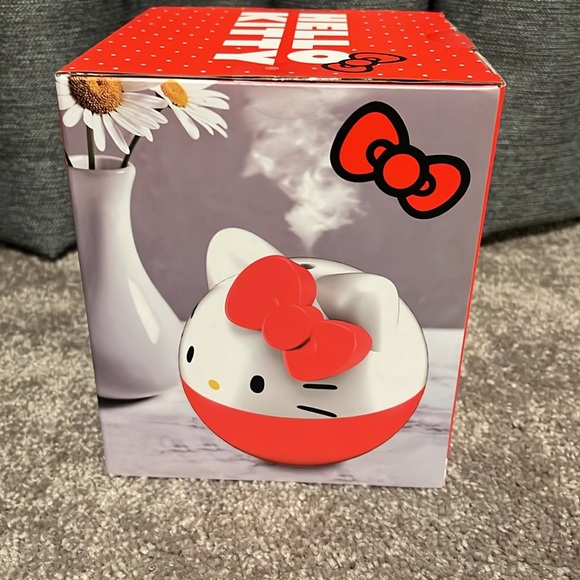 Hello Kitty Tabletop Humidifier - Picture 2 of 3